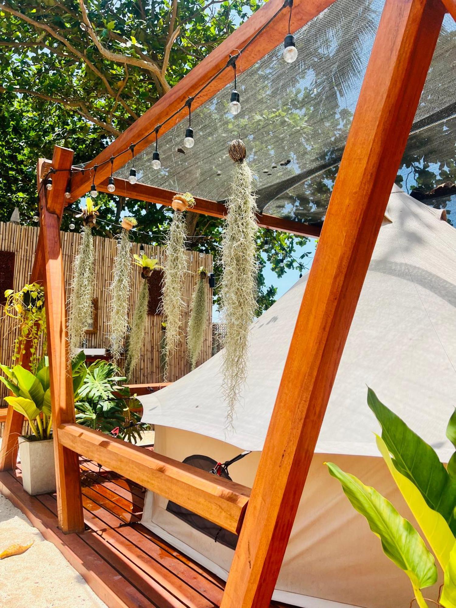 Natures Edge Beachfront Luxury Glamping Tau-sziget Kültér fotó
